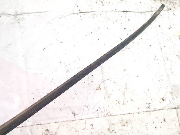 Volkswagen Touran 2005 Glass Trim Molding-weatherstripping - FRONT LEFT - Thumbnail 3
