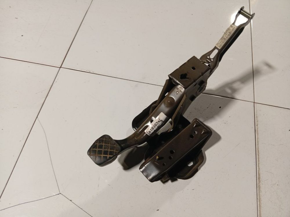 601721058AF Skoda Fabia 2005 Stabdziu pedalas