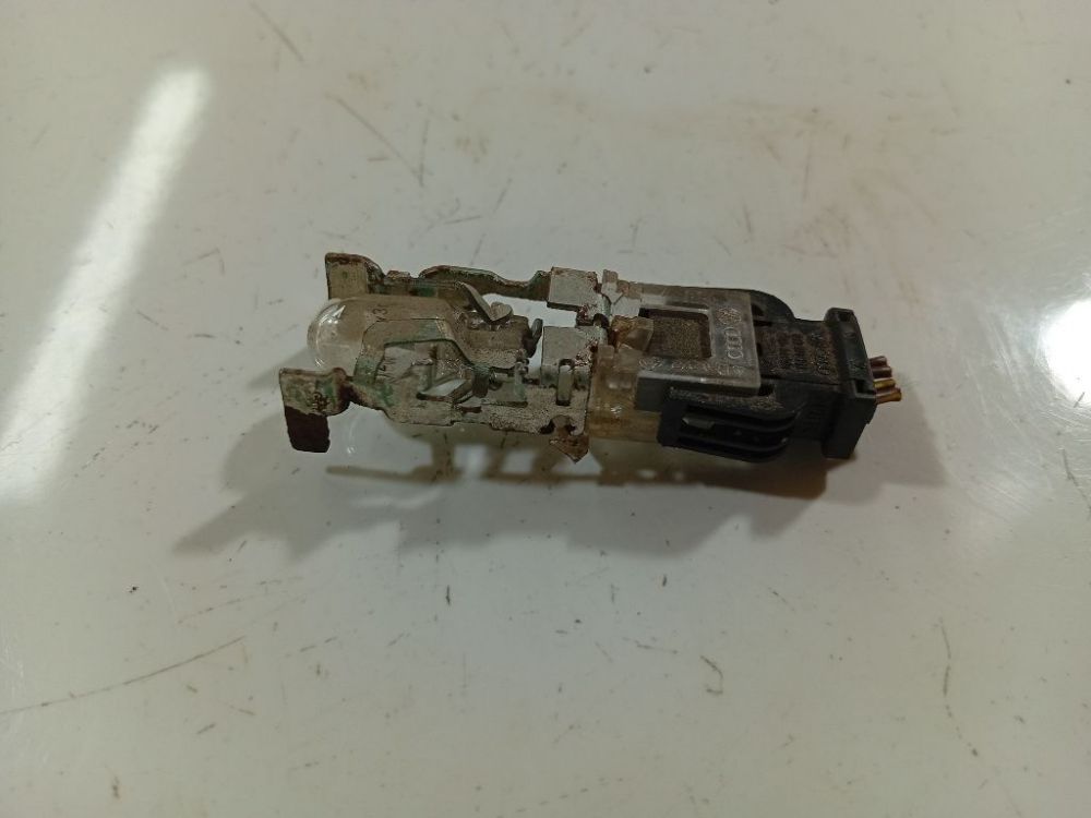 893971632 Audi A3 2003 éclairage intérieur - Thumbnail 2