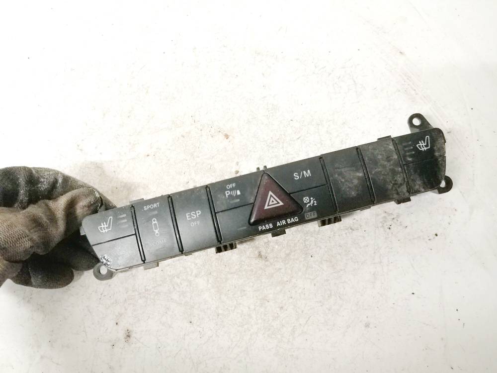 A1648700710 Mercedes-Benz ML-CLASS 2005 Klimata vadības panelis (sildītāja vadības slēdži)