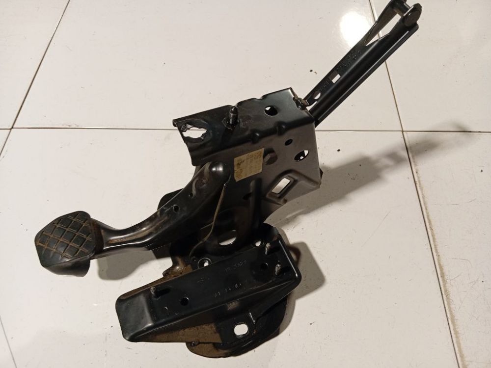 1J1721058BS Skoda Octavia 2003 Bremžu pedālis - Thumbnail 3