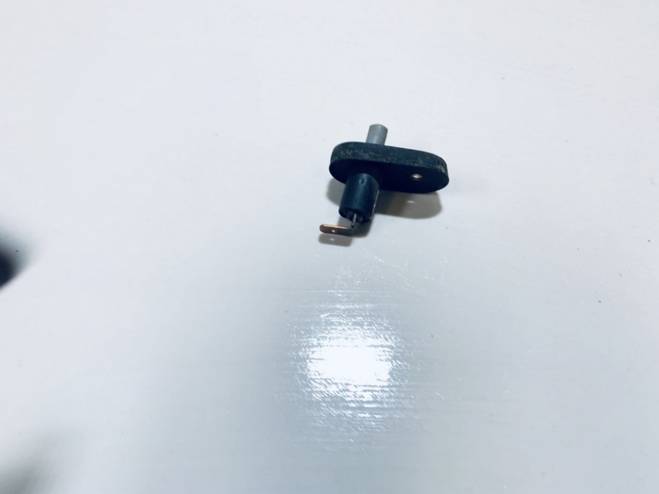 Audi A3 1997 Porte Contacts droite - Thumbnail 3