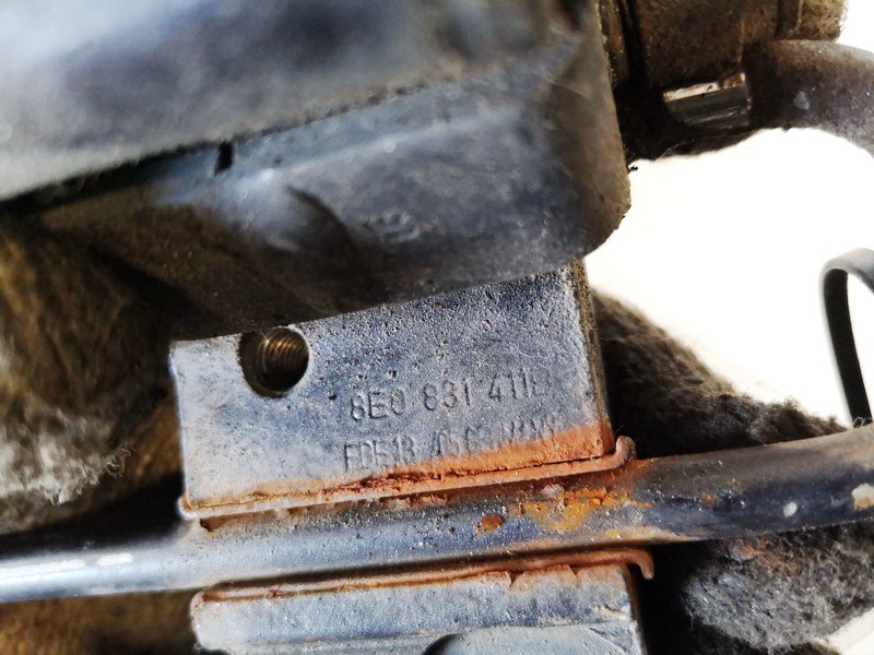 8E0831411B Audi A6 2005 Door Hinge - FRONT - Thumbnail 3