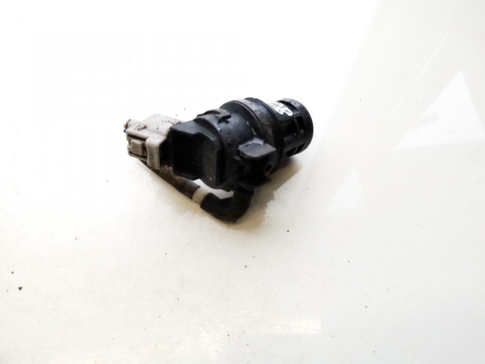 8533060160 Toyota Previa 2003 Windshield Windscreen Washer Pump