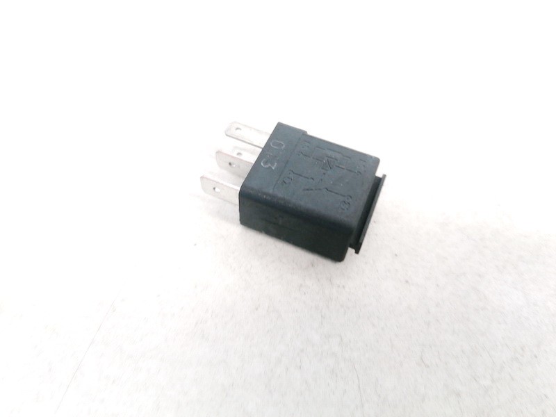 24435922 70220 Relay module Opel Meriva 2003 1.6L EIS01197031 Used