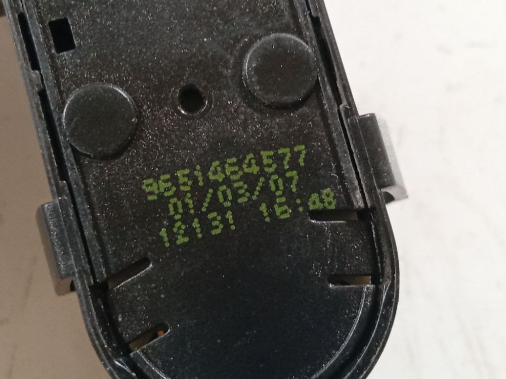 9651464577 Citroen C4 2006 Przycisk sterowania szybą (przyciski podnoszenia szyby) - Thumbnail 4