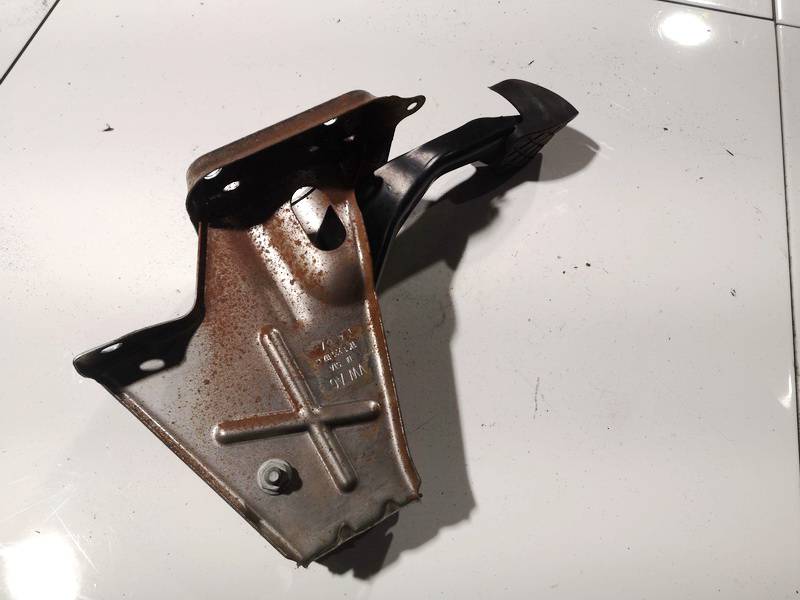 Skoda Octavia 2011 Pedał sprzęgła - Thumbnail 3