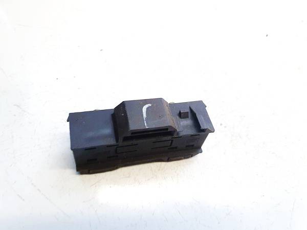E1165 Volkswagen Touareg 2004 Fuse box