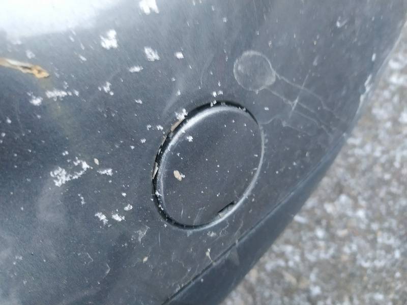 Volkswagen Touran 2004 Takapuskurin hinaussilmukan suojakansi - TAKANA