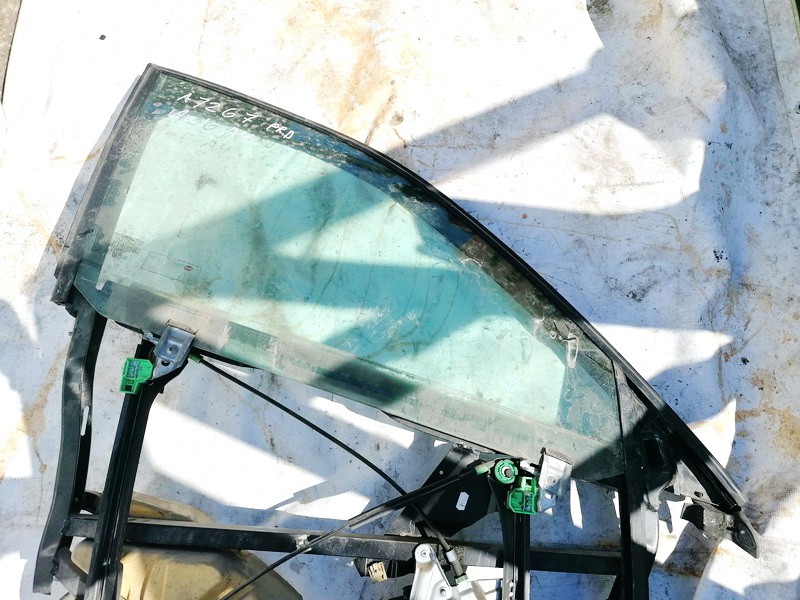 Audi A4 1996 Door-Drop Glass - FRONT RIGHT