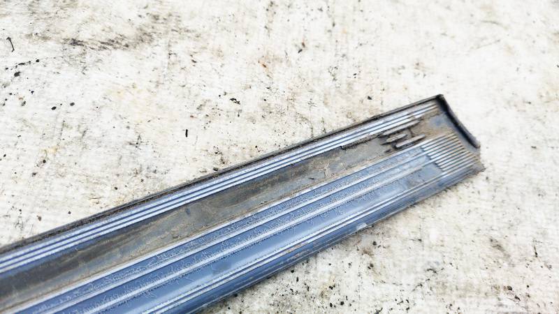 Audi A3 2006 Zewnętrzna listwa drzwi - PRZEDNIE LEWE - Thumbnail 3