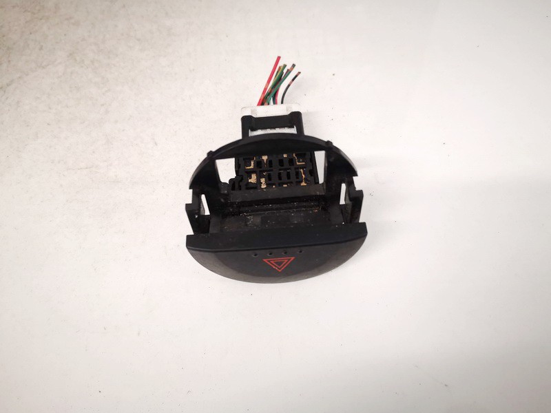 NILES06016 Nissan X-Trail 2004 Hätävilkkujen kytkin