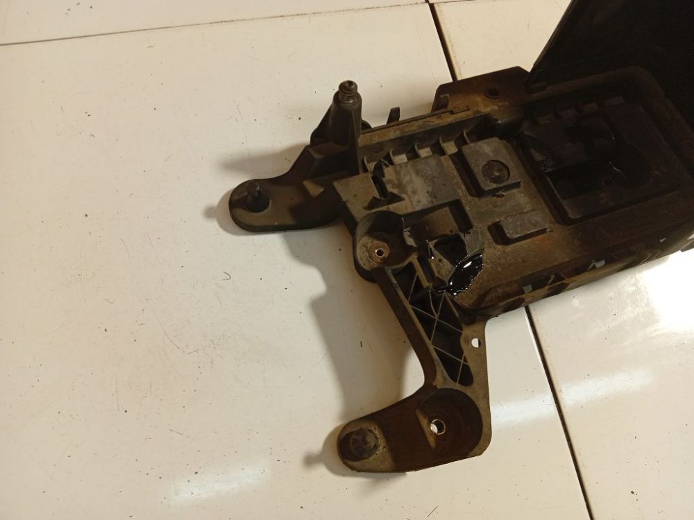 1K0915333B Volkswagen Touran 2004 Battery Boxes - Trays - Thumbnail 3