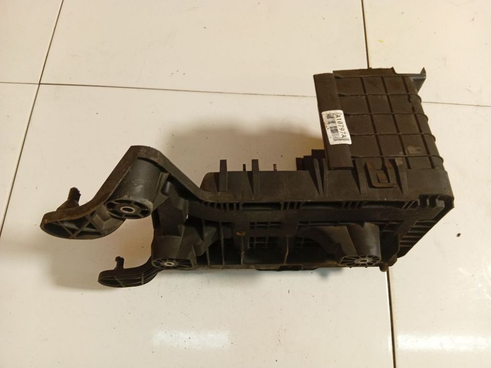 1K0915333B Volkswagen Touran 2004 Battery Boxes - Trays - Thumbnail 4