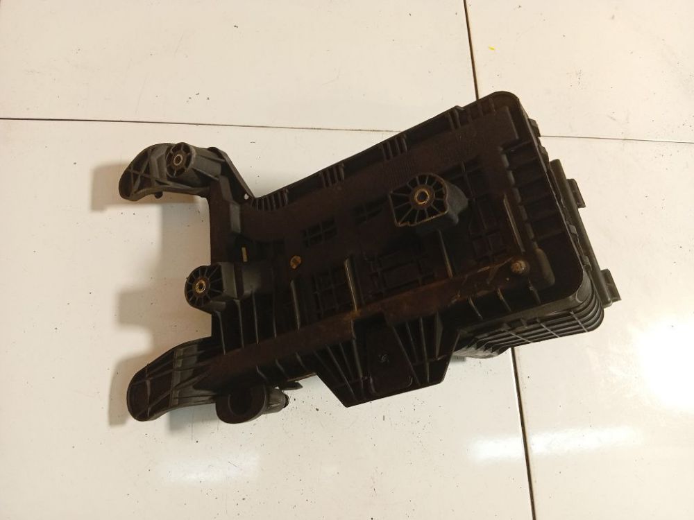 1K0915333B Volkswagen Touran 2004 Battery Boxes - Trays - Thumbnail 5