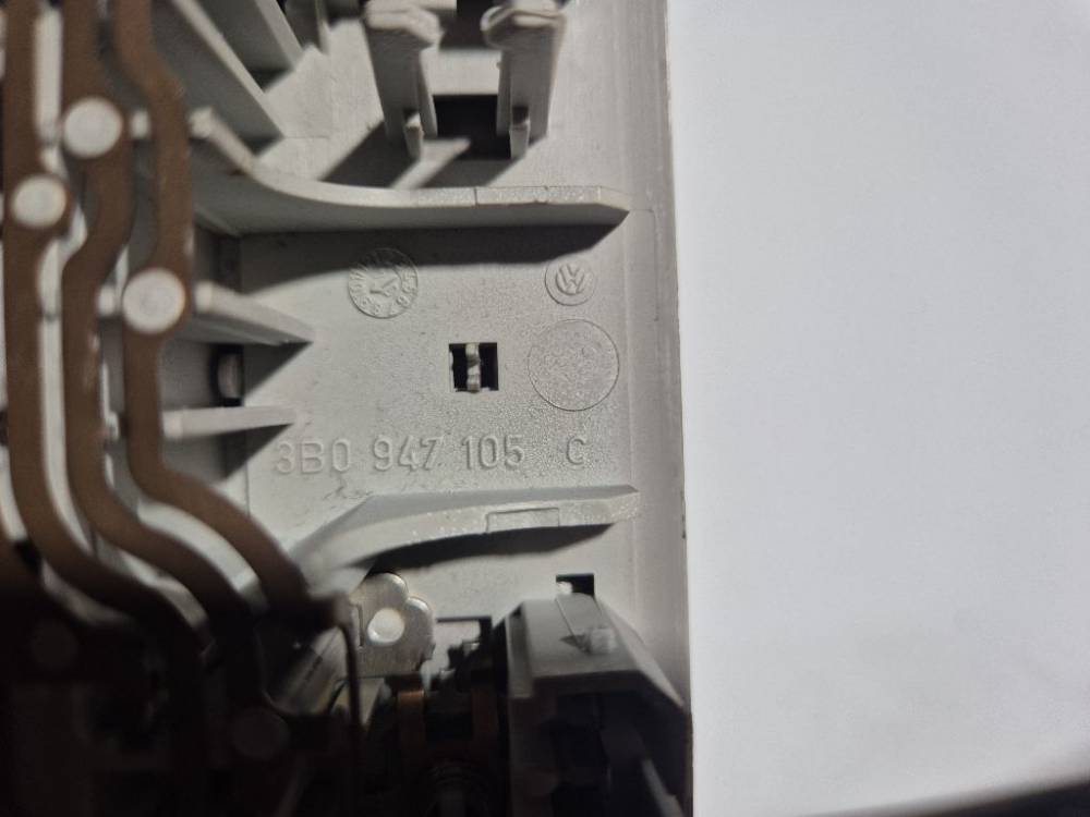 3B0947105C Skoda Fabia 2005 Interior Light - FRONT - Thumbnail 2