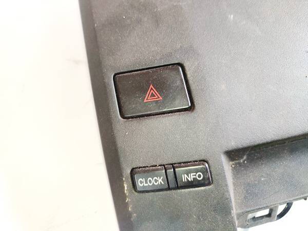 Mazda 5 2008 Avārijas slēdzis