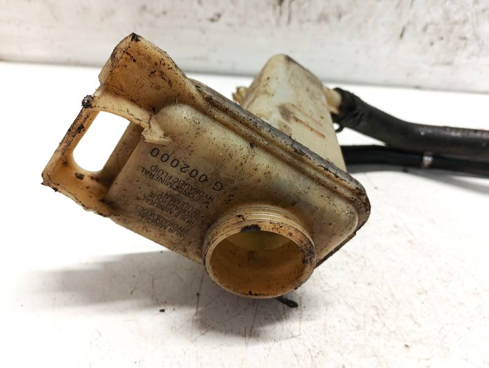 8D0422373C Volkswagen Passat 1998 Power Steering Pump Oil Reservoir Tank