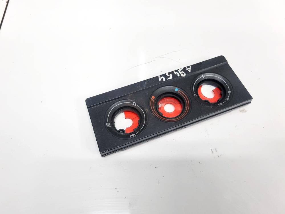 8A1819073 Audi 80 1992 Salono apdaila (plastmases)