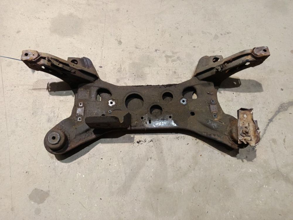 Citroen C4 Picasso 2008 Belka silnika - PRZEDNIE