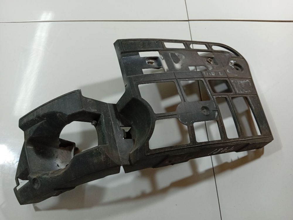 G000146983 Renault Laguna 2006 Uchwyt zderzaka - PRZEDNIE LEWE