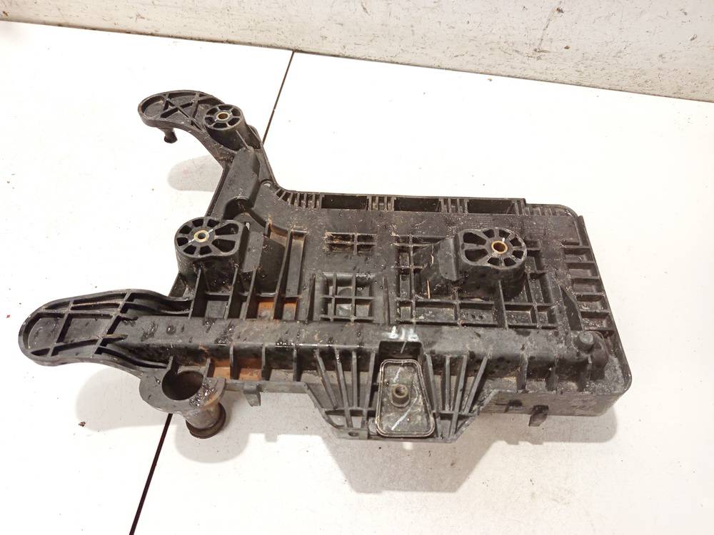 1K0915333C Volkswagen Golf Plus 2005 Obudowa baterii - akumulatora