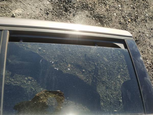 Ford Grand C-Max 2012 LUNA TRASERA DERECHA, 
Luna de la puerta trasera - ABAJO A LA DERECHA - Thumbnail 2