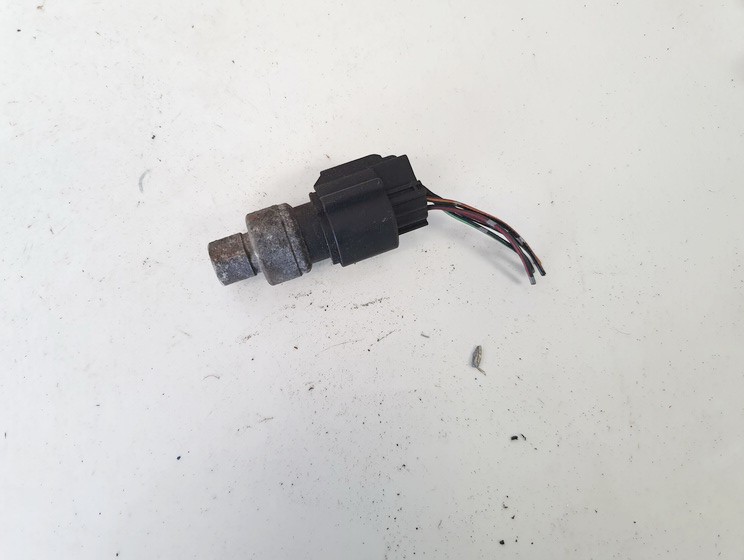 e3938001 used Pressure Switch, air conditioning AC Pressure Switch Control Mazda 3 2006 1.6L