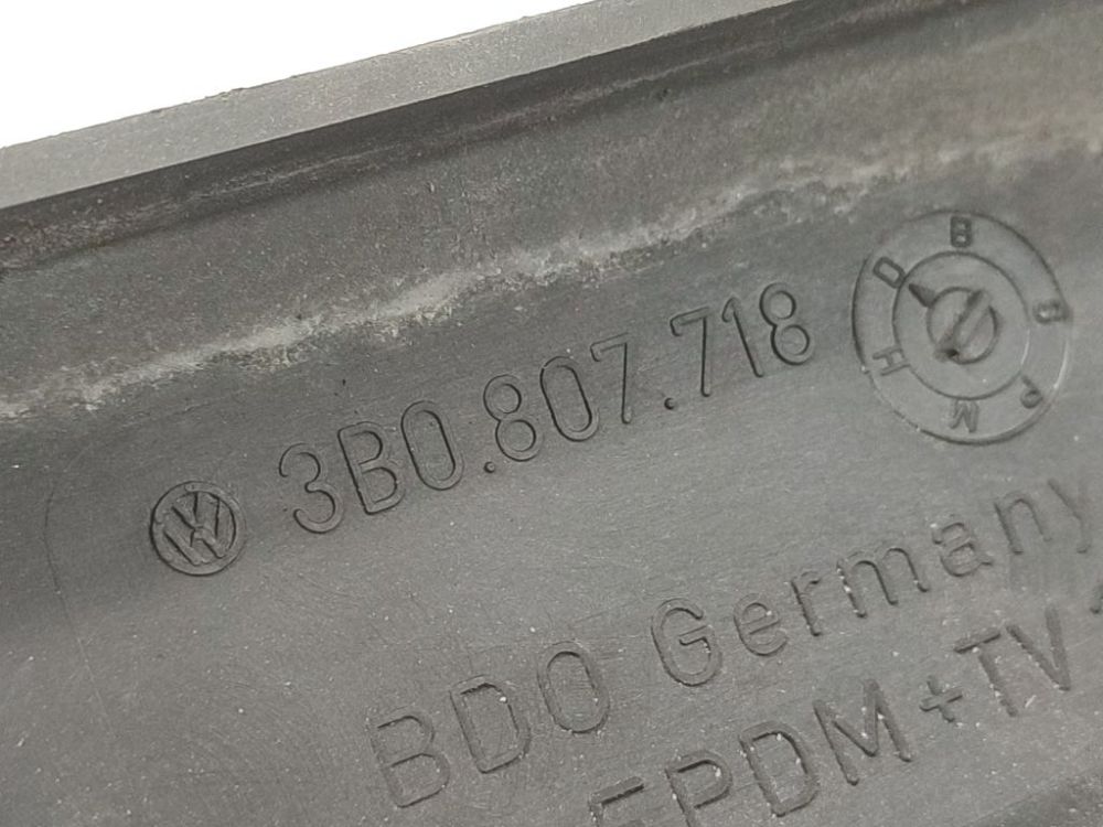 3B0807718 Volkswagen Passat 1997 baguette pare-chocs avant droite - Thumbnail 4