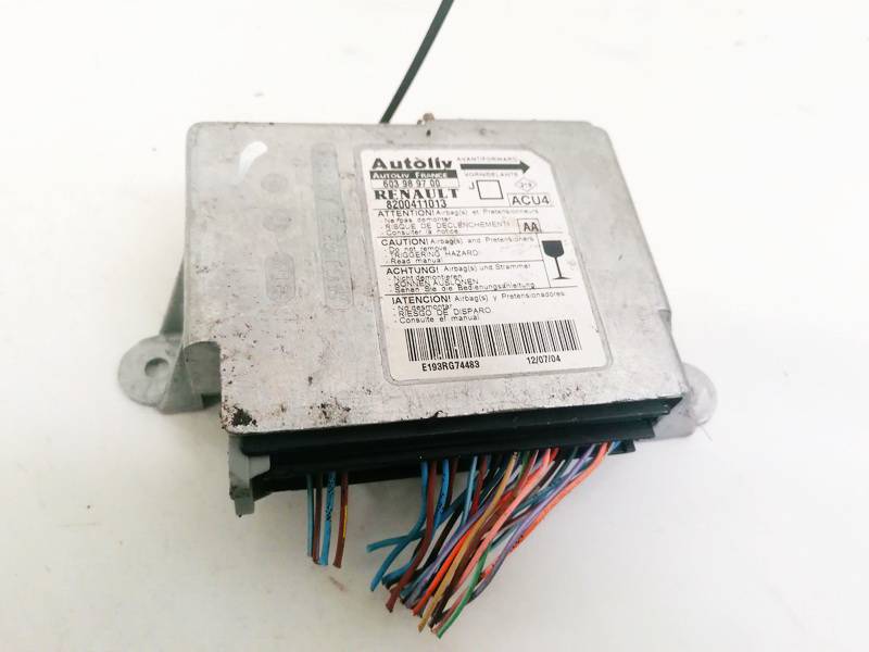 8200411013 Renault Scenic 2005 CALCULATEUR AIRBAG