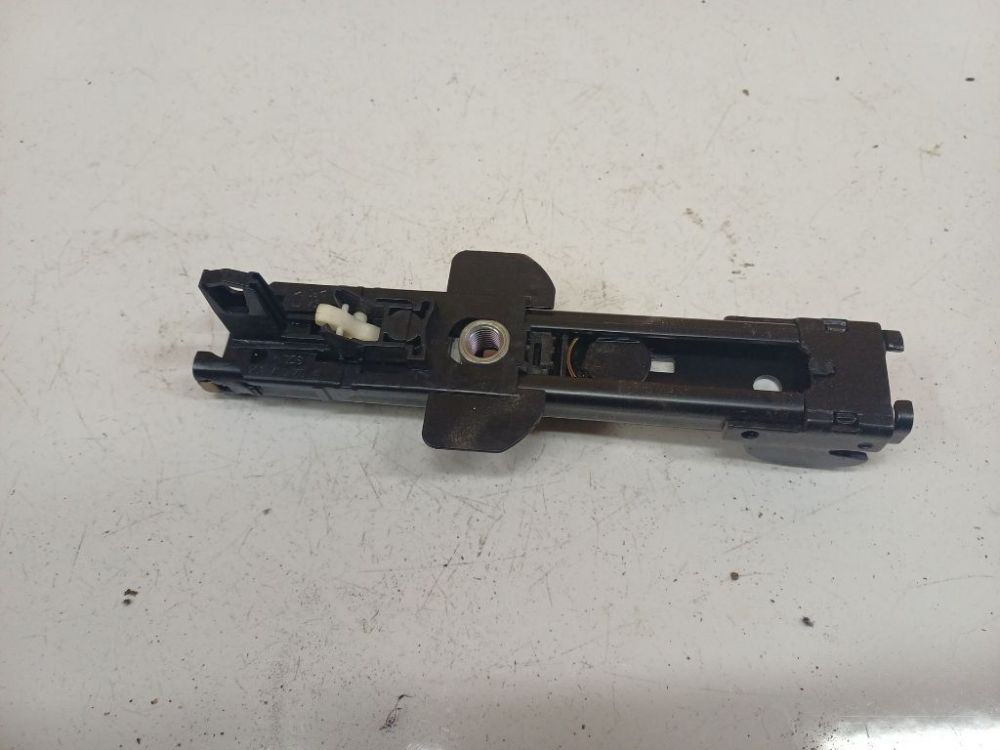 502007004 Audi A3 2007 Riel de ajuste del cinturón de seguridad - DELANTERO DERECHO - Thumbnail 2