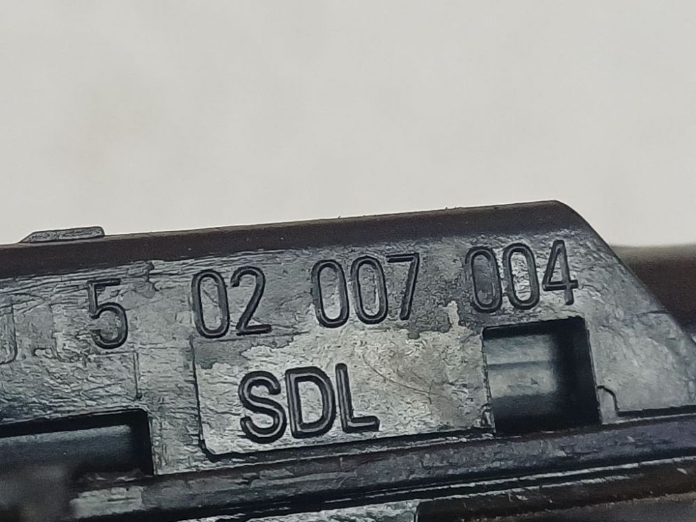 502007004 Audi A3 2007 Riel de ajuste del cinturón de seguridad - DELANTERO DERECHO - Thumbnail 4