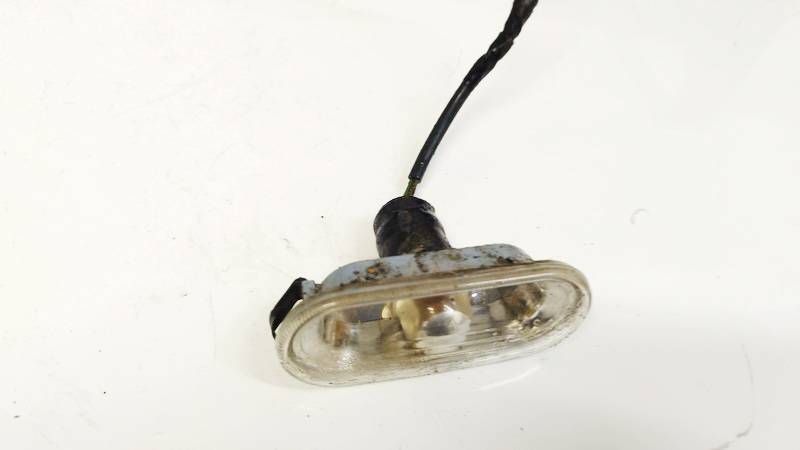 1J0949117 Volkswagen Golf 1998 Clear Side Repeaters - FRONT RIGHT