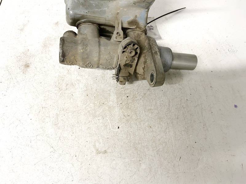Toyota Avensis Verso 2002 Brake Master Cylinder