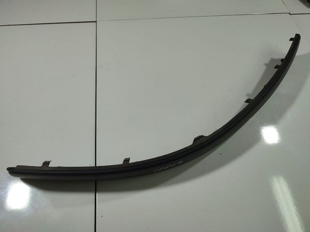 3B0807717 Volkswagen Passat 1997 baguette pare-chocs avant gauche