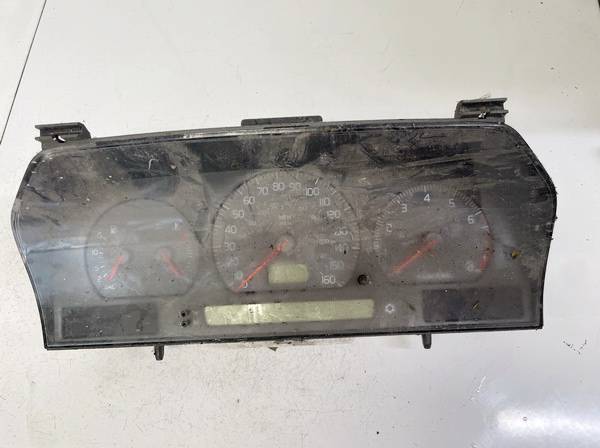 9168138 Volvo V70 1999 Speedometers - Cockpit - Speedo Clocks Instrument