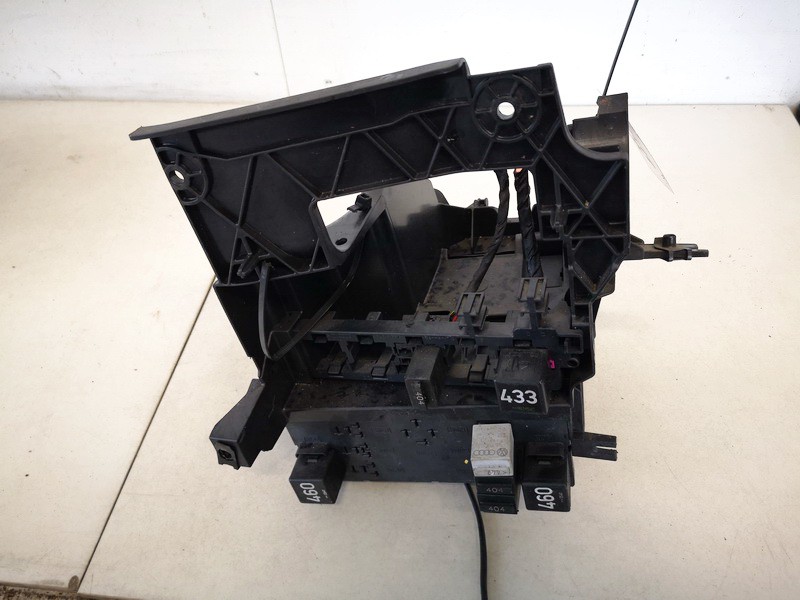 3C0937049J Volkswagen Passat 2005 Fuse box