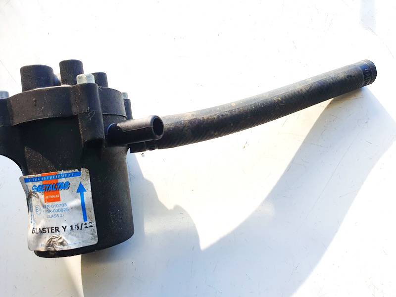 67R010703 Mazda CX-7 2007 Fuel filter