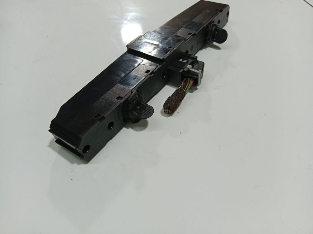 13100105 Opel Astra 2005 Hazard switch - Thumbnail 2