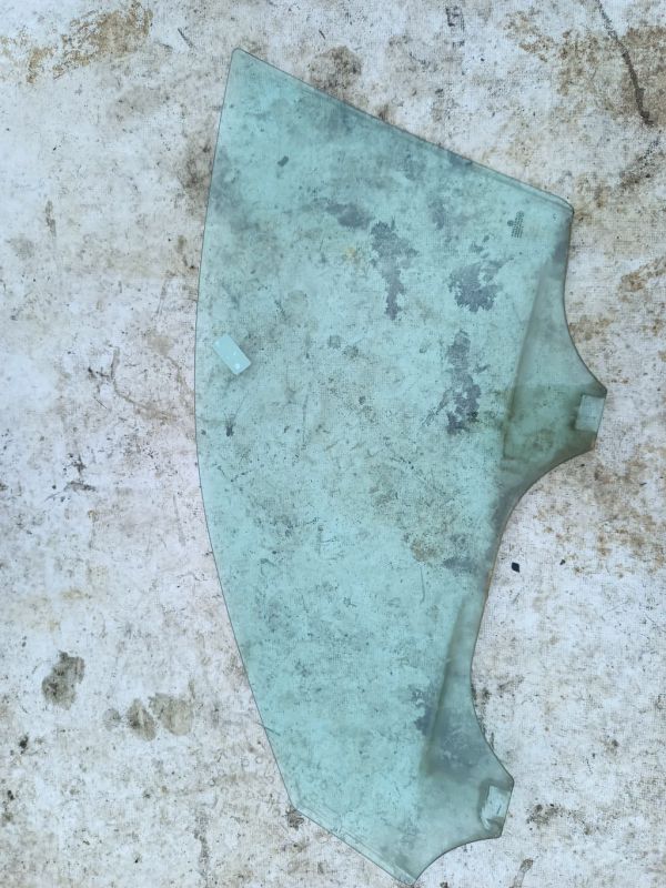 43R00082 Volkswagen Passat 2000 Door-Drop Glass - FRONT RIGHT - Thumbnail 2