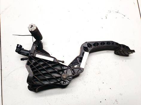 1K1721059ES Skoda Octavia 2011 Sankabos pedalas