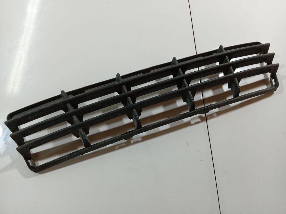 30657006 Volvo S40 2007 Решетка центр переднего бампера