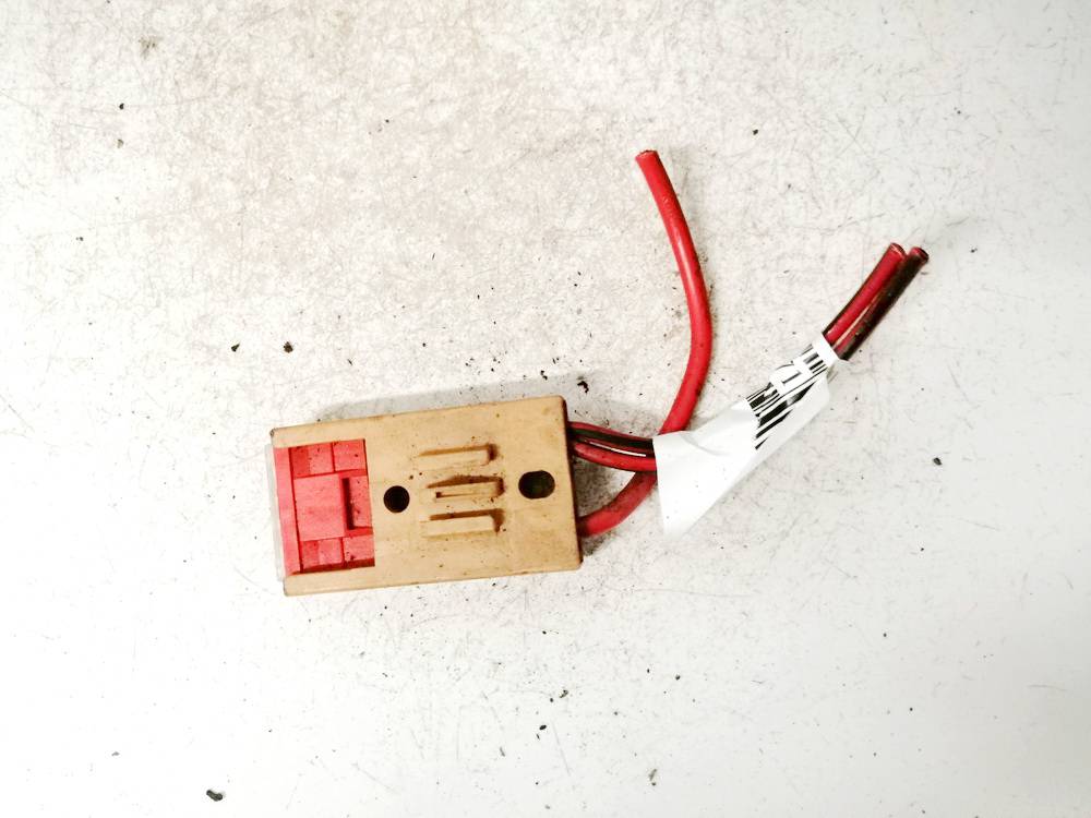 8A0937530 Skoda Superb 2005 Bezpiecznik