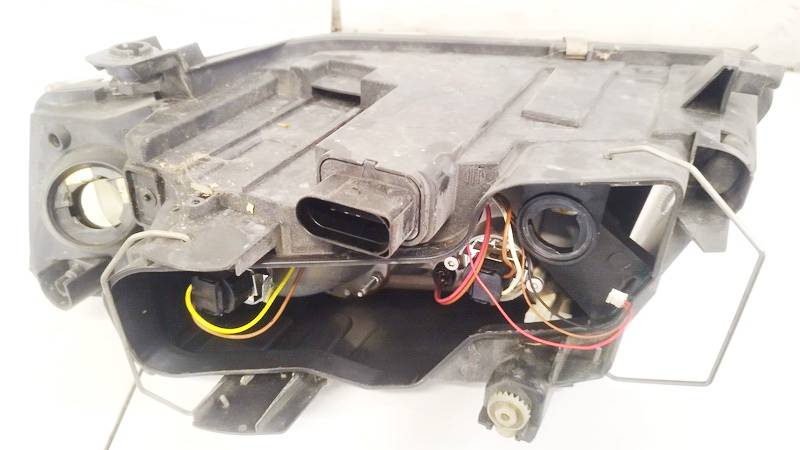 Audi A6 2002 Ajovalo - EDESSÄ OIKEALLA - Thumbnail 2