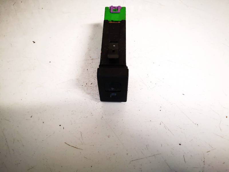 3B0963564 Volkswagen Passat 1997 Sedyniu sildymo mygtukas