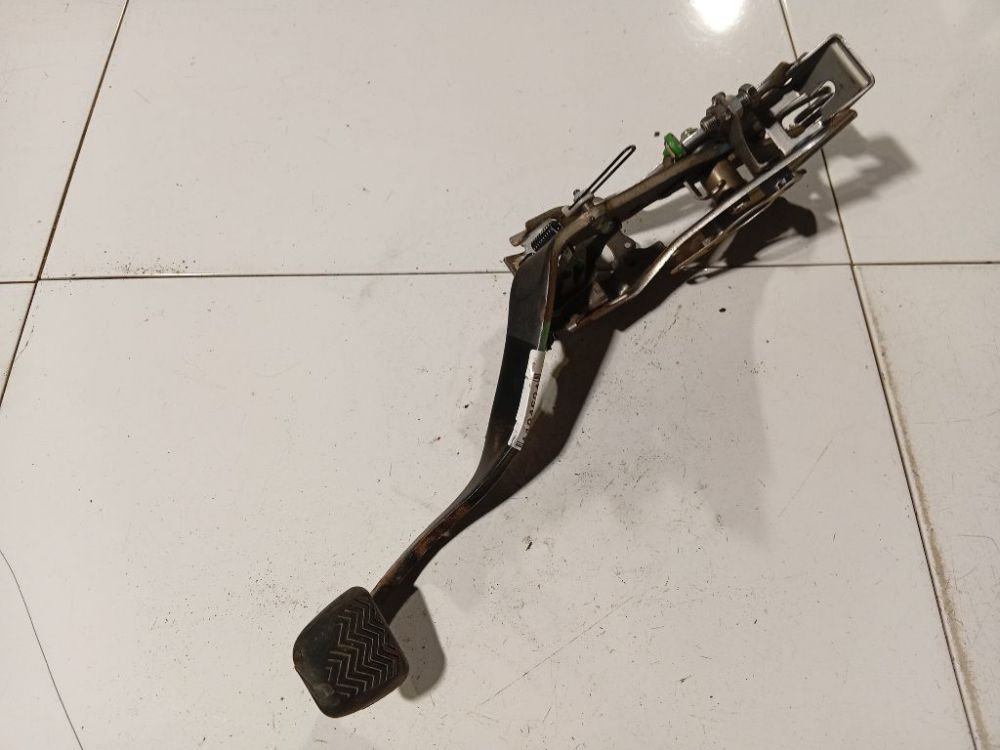 Toyota Avensis 2010 Pedal work, Brake pedal, Pedal bracket, Clutch pedal