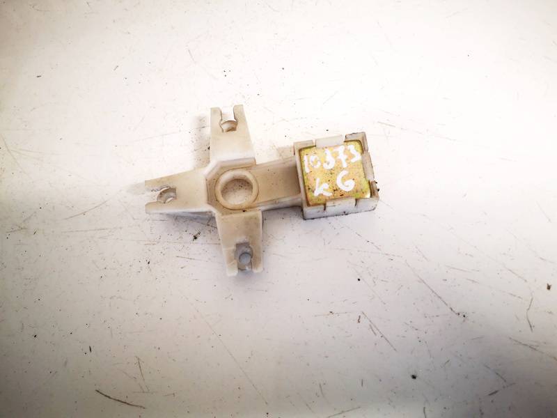 3B0839833 Volkswagen Passat 1997 Kiti laikikliai