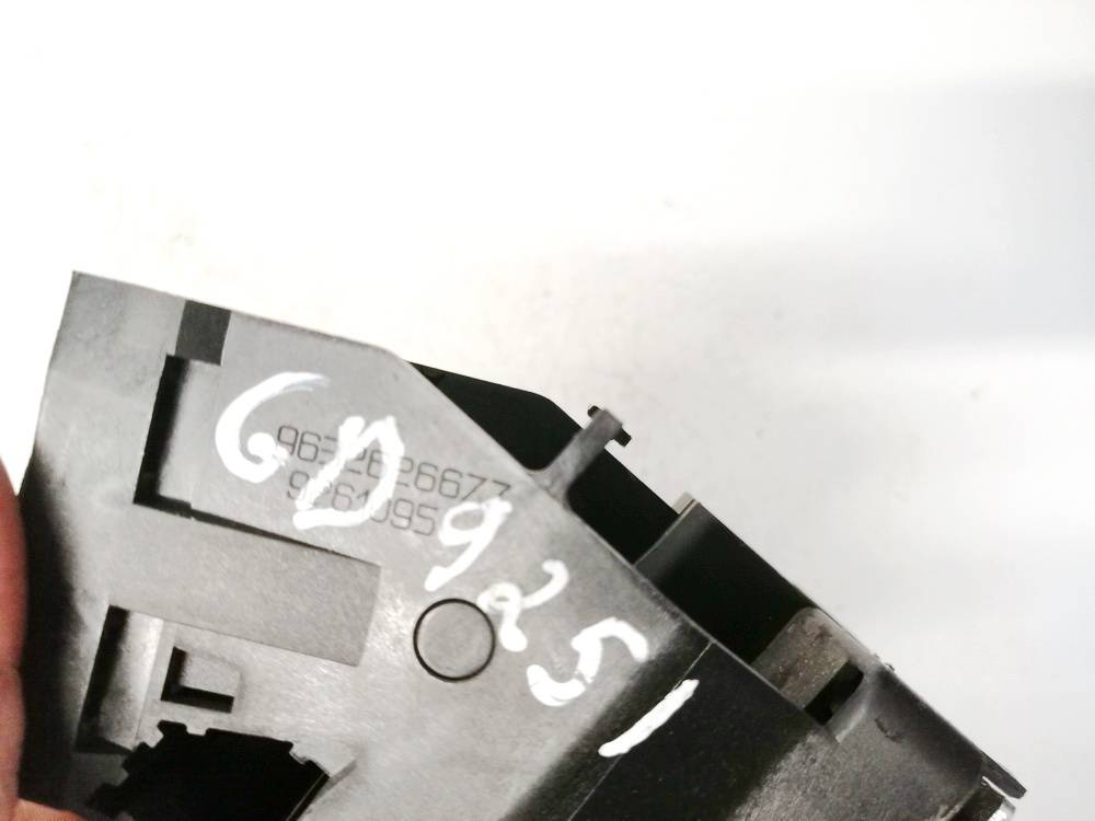 9632626677 Citroen C4 2007 Seat Lock Latch assembly - Thumbnail 3