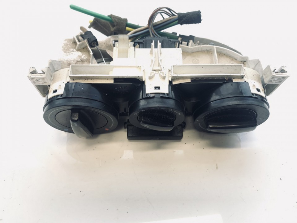 1J0819045F Volkswagen Golf 2001 Climate Control Panel (heater control switches)