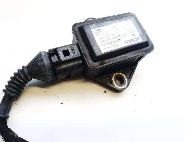 8E0907637A Volkswagen Passat 2005 Czujnik prędkości ESP